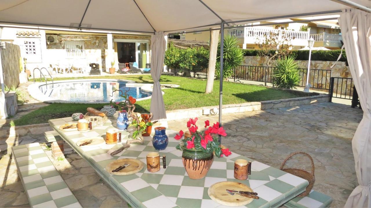 Villa Carolina Матаро Экстерьер фото