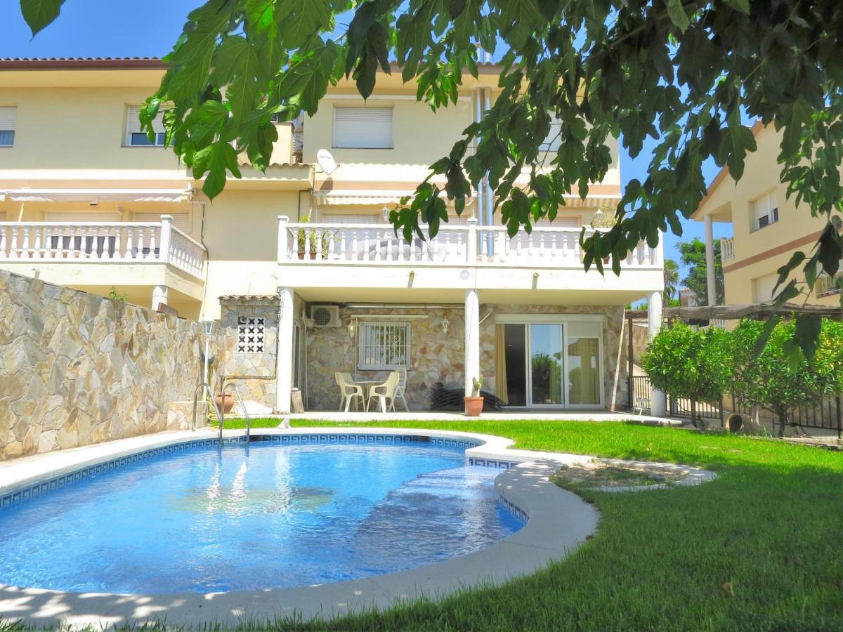 Villa Carolina Матаро Экстерьер фото