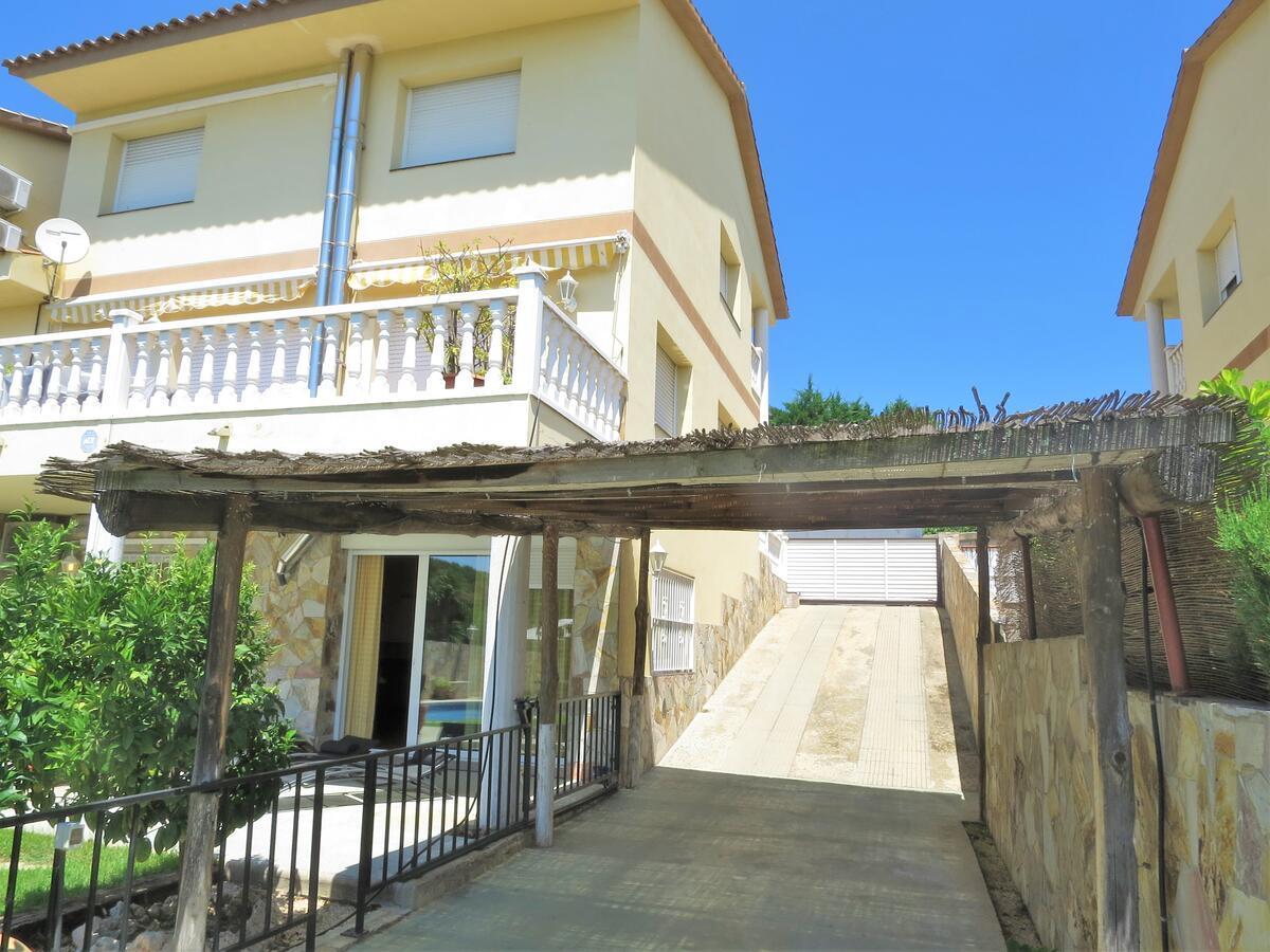 Villa Carolina Матаро Экстерьер фото